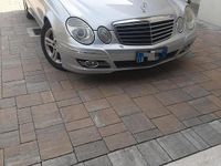 Usata Mercedes E220 170 CV (125 kW) 2007 Grigio Berlina
