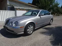 Usata Jaguar S-Type Executive 238 CV (175 kW) 2000 Argento Berlina
