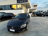 Usata Volvo V60 Momentum 120 CV (88 kW) 2017 Nero Station wagon