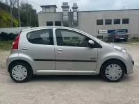 Usata Peugeot 107 68 CV (50 kW) 2007 Grigio Utilitaria