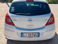 Usata Opel Corsa Cosmo 95 CV (69 kW) 2011 Bianco Utilitaria