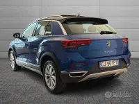 Usata VW T-Roc Life 150 CV (110 kW) 2022 Bluazzurro SUV