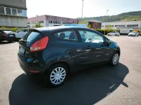Usata Ford Fiesta 92 CV (67 kW) 2009 Bluazzurro Berlina