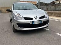 Usata Renault Clio II 60 CV (44 kW) 2007 Grigio Berlina