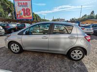 Usata Toyota Yaris Hybrid Business Edition 73 CV (53 kW) 2019 Argento Berlina