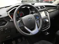Usata Mahindra KUV100 87 CV (63 kW) 2020 Bianco SUV