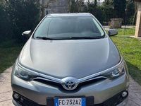 Usata Toyota Auris Hybrid Active 99 CV (72 kW) 2016 Grigio Berlina