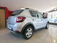 Usata Dacia Sandero Stepway 90 CV (66 kW) 2014 Argento Berlina