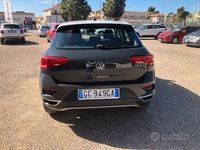 Usata VW T-Roc Style 110 CV (80 kW) 2020 Grigio SUV