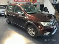 Usata Dacia Sandero Stepway 90 CV (66 kW) 2017 Marrone Berlina