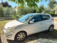Usata Hyundai i20 90 CV (66 kW) 2012 Bianco Utilitaria