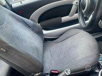 Usata Mini Cooper 116 CV (85 kW) 2004 Marrone Utilitaria
