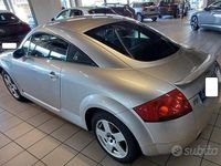 Begagnad Audi TT 179 HK (131 kW) 2000 Grå Sportkupé