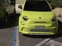 Usata Abarth 500e Scorpionissima 47 kW (64 CV) 2024 Verde Utilitaria