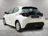 Usata Toyota Yaris Hybrid Active 92 CV (67 kW) 2022 Bianco Berlina