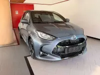 Nuova Toyota Yaris Hybrid Premium 92 CV (67 kW) 2026 Blu/azzurro Berlina