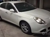 Usata Alfa Romeo Giulietta Distinctive 105 CV (77 kW) 2012 Bianco Utilitaria