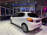 Occasion Peugeot 208 Allure 82 PK (60 kW) 2018 Wit Hatchback