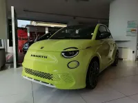 Usata Abarth 500e Turismo 47 kW (64 CV) 2023 Acid green Utilitaria