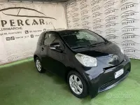 Usata Toyota iQ Sol 68 CV (50 kW) 2009 Nero Utilitaria