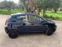 Usata Lancia Ypsilon 69 CV (50 kW) 2020 Blu Utilitaria