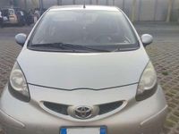 Usata Toyota Aygo 68 CV (50 kW) 2007 Argento Utilitaria