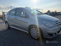 Usata Mercedes B180 109 CV (80 kW) 2012 Grigio Monovolume