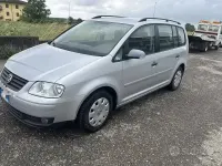 Begagnad VW Touran 101 HK (74 kW) 2006 Minibuss