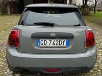 Usata Mini ONE 75 CV (55 kW) 2021 Grigio Utilitaria