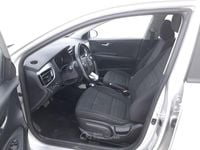 Używany Kia Stonic 120 KM (88 kW) 2023 Srebrny SUV