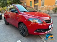Usata Lancia Ypsilon Silver 69 CV (50 kW) 2023 Rosso Utilitaria