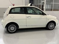 Usata Lancia Ypsilon 69 CV (50 kW) 2011 Bianco Utilitaria
