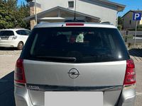 Usata Opel Zafira 140 CV (102 kW) 2008 Grigio Monovolume