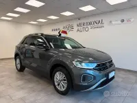 Usata VW T-Roc Style 150 CV (110 kW) 2023 Grigio SUV