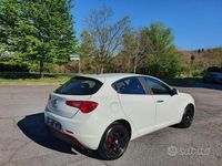 Usata Alfa Romeo Giulietta 105 CV (77 kW) 2013 Bianco Utilitaria