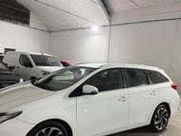 Usata Toyota Auris Lounge 111 CV (81 kW) 2016 Bianco Berlina