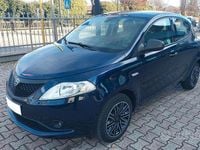 Usata Lancia Ypsilon 69 CV (50 kW) 2018 Blu Utilitaria
