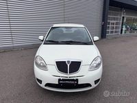 Usata Lancia Ypsilon 69 CV (50 kW) 2014 Bianco Utilitaria