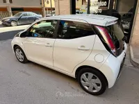 Usata Toyota Aygo 69 CV (50 kW) 2015 Bianco Utilitaria