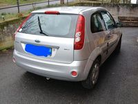 Usata Ford Fiesta Ghia 68 CV (50 kW) 2006 Grigio Berlina