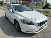 Usata Volvo V40 Ocean Race 150 CV (110 kW) 2015 Bianco perlato Berlina