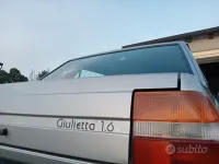 Usata Alfa Romeo Giulietta 109 CV (80 kW) 1980 Grigio Berlina