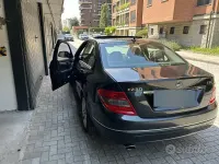 Usata Mercedes 220 Avantgarde 170 CV (125 kW) 2008 Nero Berlina