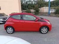 Usata Toyota Aygo X-play 69 CV (50 kW) 2017 Rosso Utilitaria