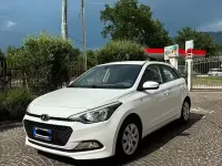 Usata Hyundai i20 75 CV (55 kW) 2017 Bianco Berlina