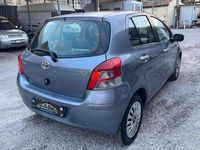 Usata Toyota Yaris 69 CV (50 kW) 2010 Blu Berlina