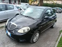 Usado Lancia Ypsilon 75 HP (55 kW) 2011 Preto Citadino