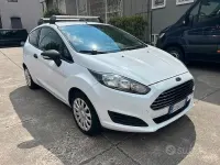 Usata Ford Fiesta 75 CV (55 kW) 2013 Bianco Furgone