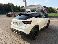 Usata Nissan Juke N-Connecta 94 CV (69 kW) 2023 White pearl/black SUV