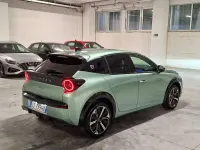 Nuova Lancia Ypsilon 101 CV (74 kW) 2025 Verde giada (309) Utilitaria